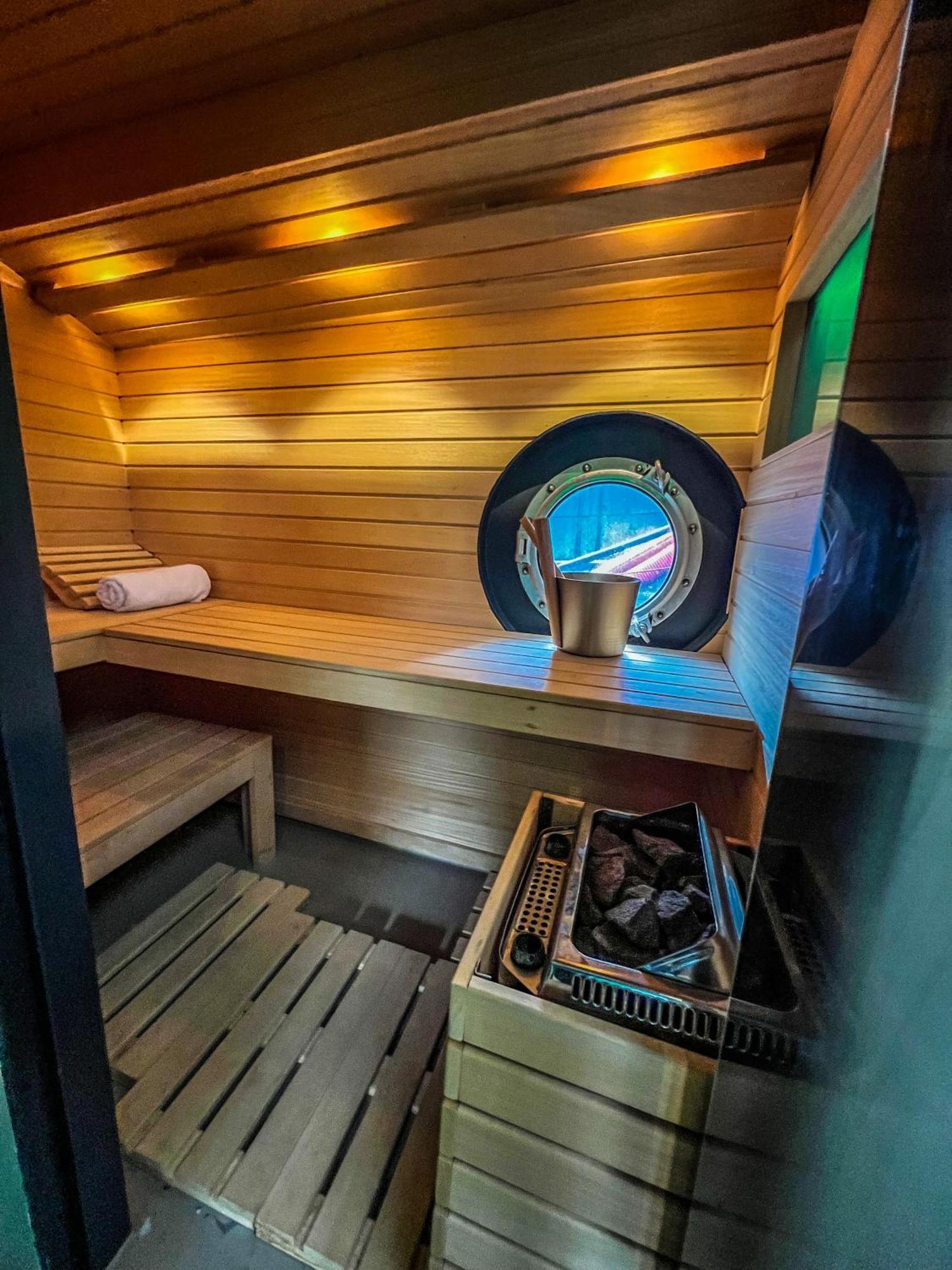 Boat & Boost Amsterdam Bed & Breakfast Exterior foto